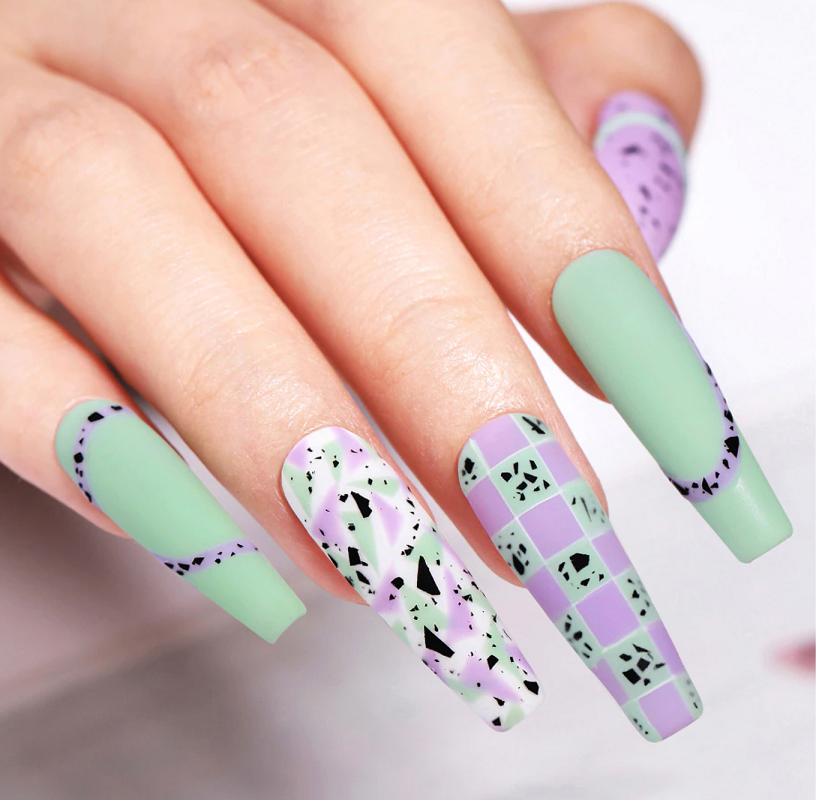 X-NAILS zakončovací gel lak,5 ml - QUICK FINISH EGGY (bez výpotku, s černými elementy)