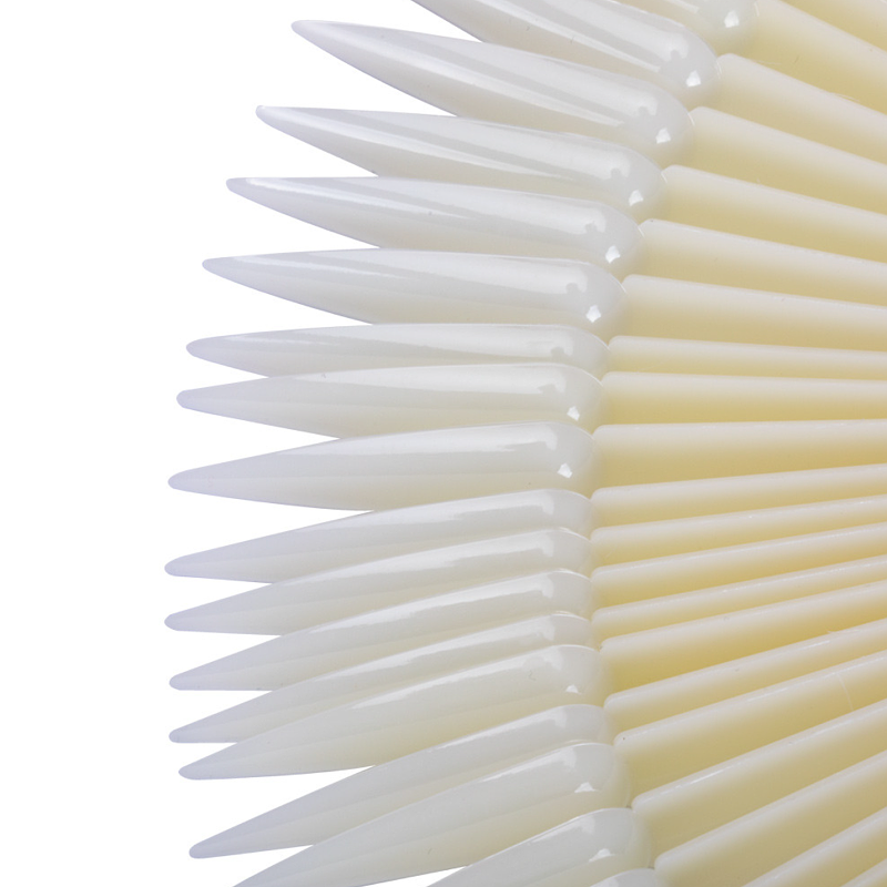 Vzorník na nehty 40 pozic - Vějíř se stiletto tipy, mléčný (špičaté tipy natural)