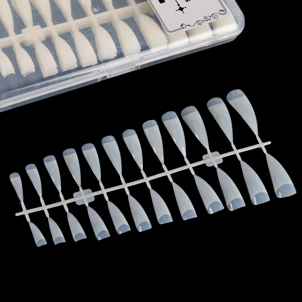 Tipy na nehty 240 ks - nehtové tipy STILETTO NATURAL (mléčné, špičaté, s lepicí ploškou)