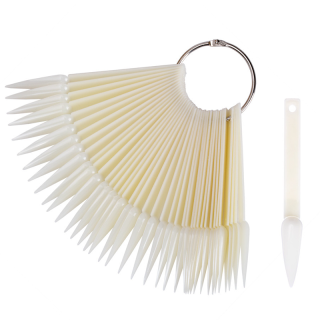 Vzorník na nehty 40 pozic - Vějíř se stiletto tipy, mléčný (špičaté tipy natural)